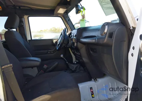 2013 Jeep Wrangler Unlimited Sport из США, поврежденный, VIN 1C4HJWDG0DL564665